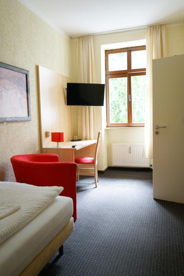 Gaestehaus Lisakowski Pension Am Brautwiesenpark Görlitz Buitenkant foto